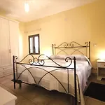 Dimore Dell'olmo - Ospitalita Diffusa Πανσιόν